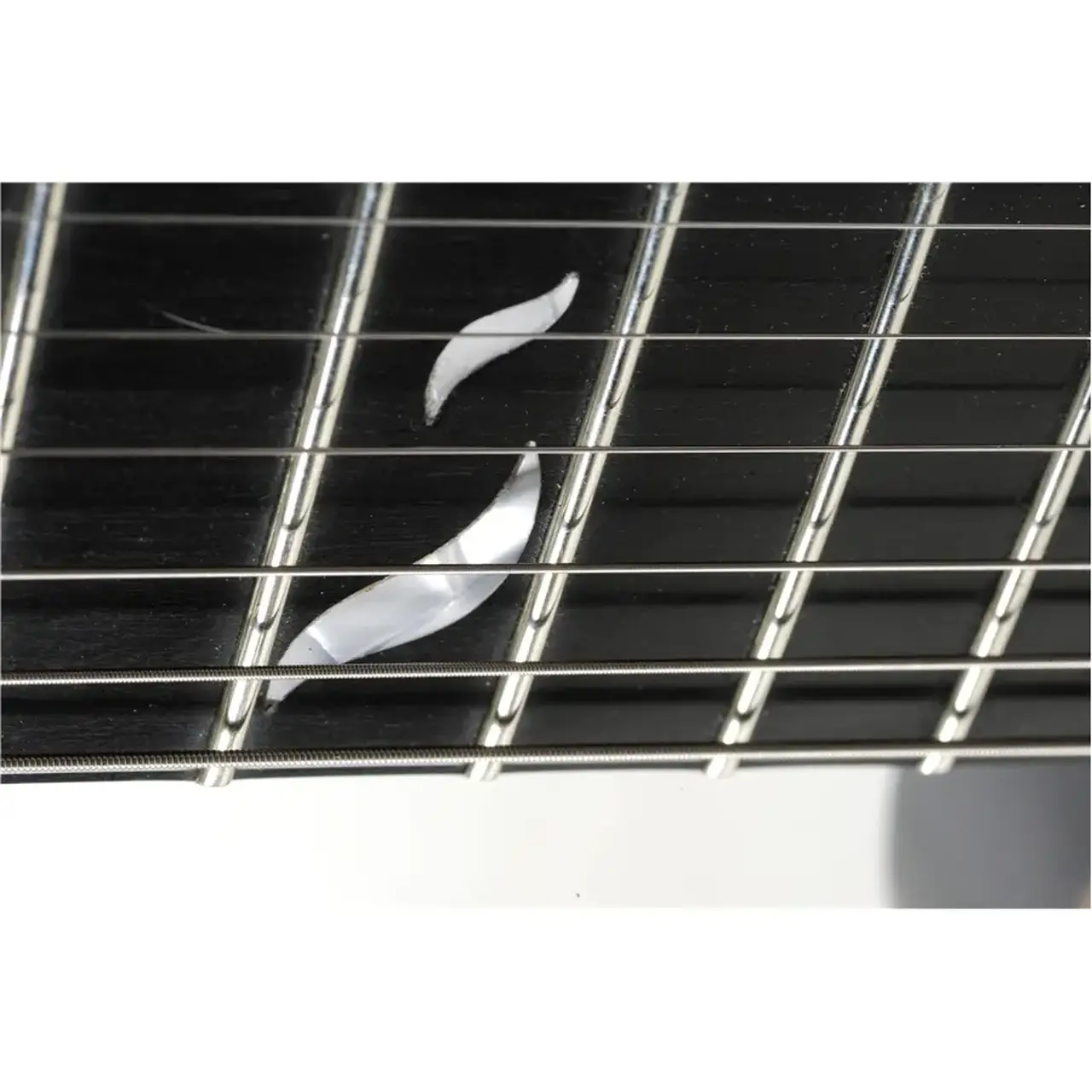 16-eko-guitars-aqua-masterbuilt-05130180_3