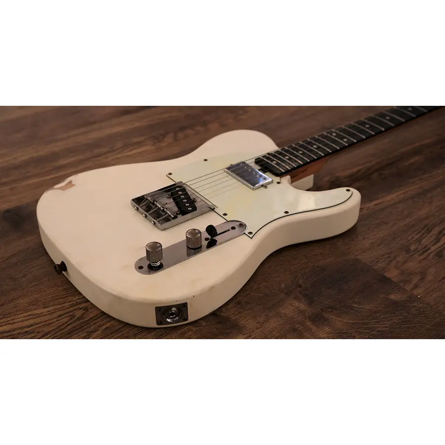 f_16-eko-guitars-tero-relic-olympic-white-05130238_0