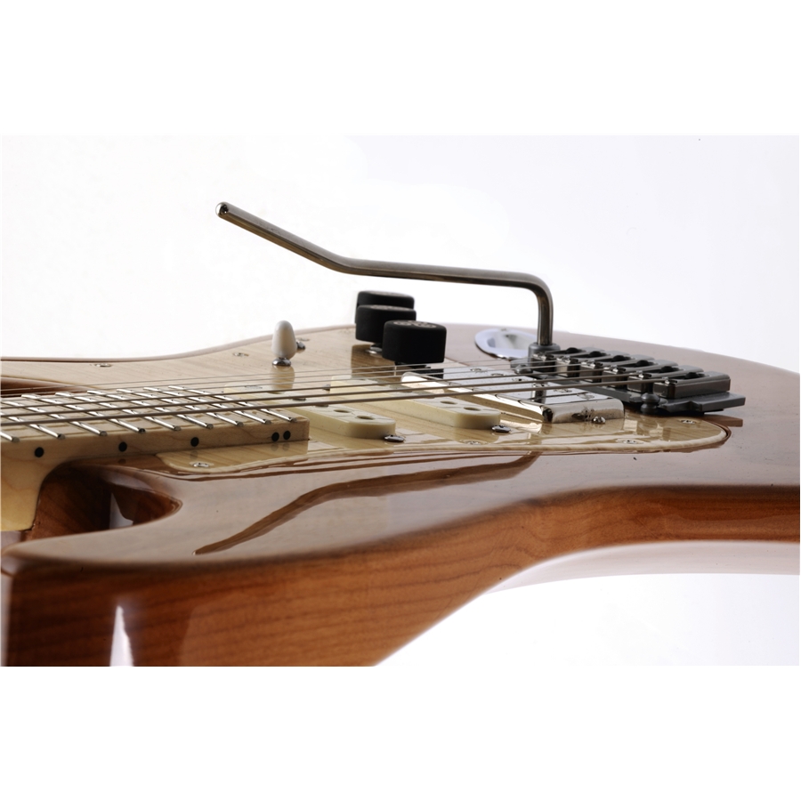16-eko-guitars-aire-masterbuilt-05130183_2