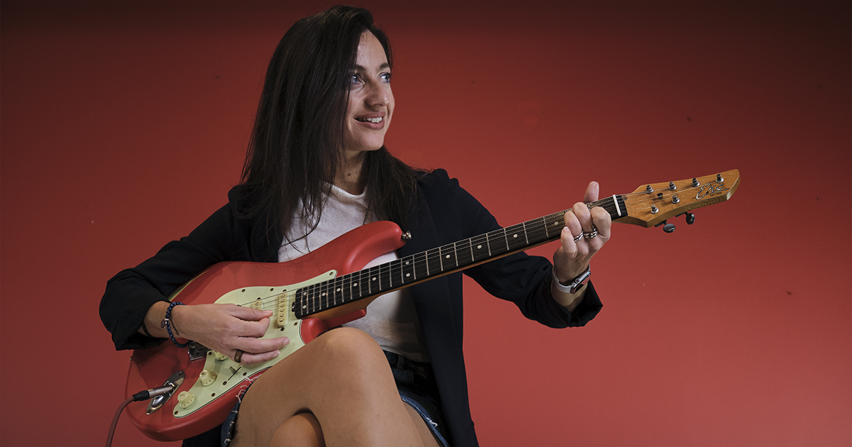 f_16-eko-guitars-aire-relic-fiesta-red-05130232_0