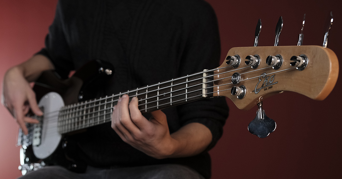 f_16-eko-guitars-mm-305-black-05131092_0